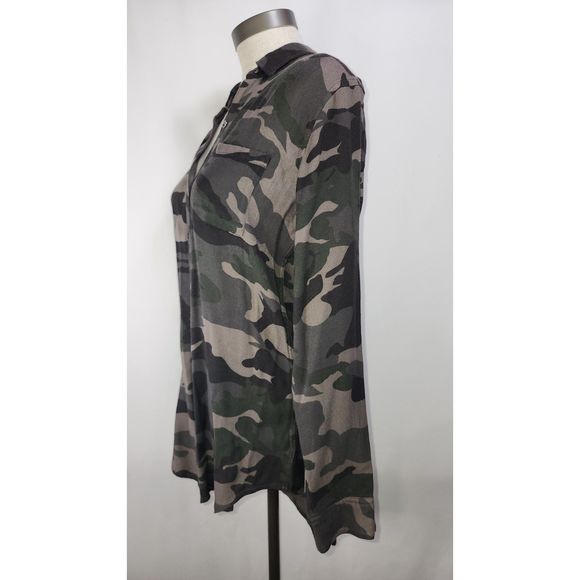 Rails Women's Camo Button-Up Blouse Size XS - Picture 2 of 6